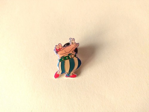 Ancien pin obélix et - pin's,