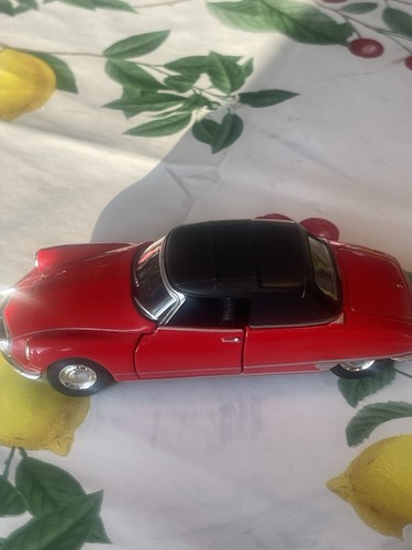 Voiture miniature welly - voiture,
