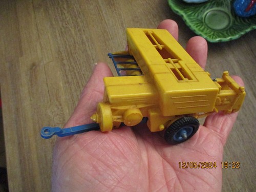 Ancienne presse foin - ancienne,