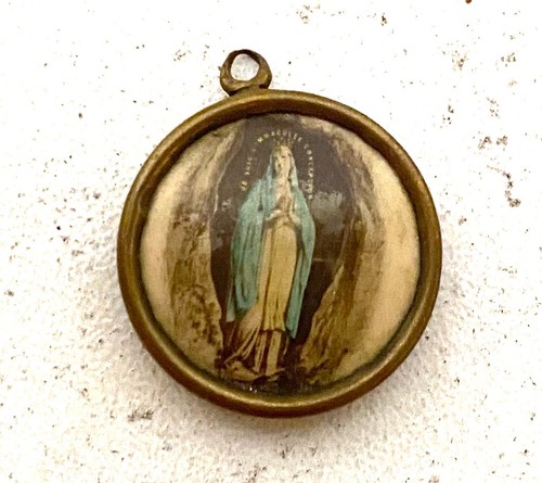 Ancien pendentif religieux