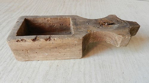 Très ancien moule - très,