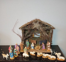 ANCIENNE ETABLE VIDE POUR CRECHE DEVINEAU  - TAILLE 3,5C - 25 cm + 22 SANTONS