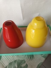 Brocante, abats jour jaune et rouge pour lampe ou applique murale