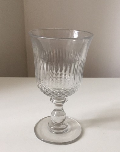Beau verre pied ancien - à,