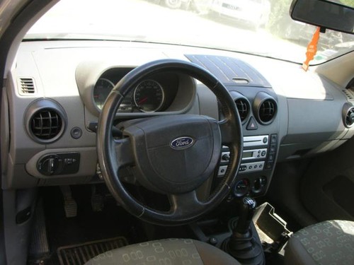 Demi train avant droit ford - train,