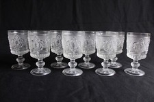 8 anciens verres à eau en