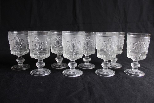 Anciens verres vin en - verres, à