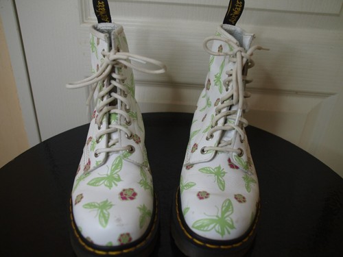 Martens papillons fleurs - dr,