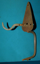 ANCIEN LOQUET A POUCIER POIGNÉE EN FER FORGÉ XVIIIe / XIXe. CLENCHE PORTE . n°4