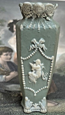 Vase Balustre Miniature XIXème en BISCUIT vert décor ANGES PUTTI style Wedgwood