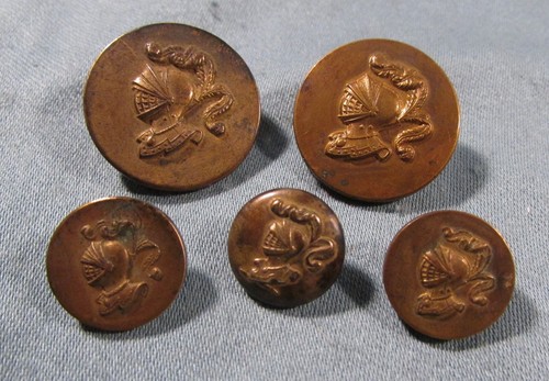 Boutons livrée avec - de,