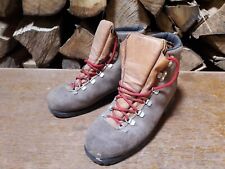AR1- Chaussures brodequins de Montagne marche Patrick modèle Tyroler pointure 39