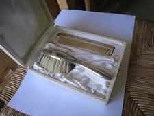 COFFRET BROSSE + PEIGNE EN