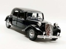 Voiture 1/18 Citroën Traction 15CV 6 Cyl. Berline Noir 1952 Maisto Model Diecast