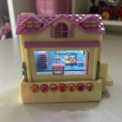Pixel chix yellow house - , pink