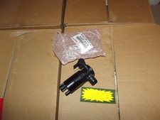 Pompe de lave-glace de