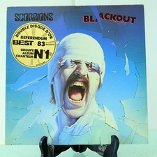 vinyle 33T Scorpion "black out" 1982 en très bon état