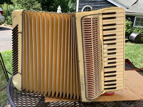 Top accordion maker - top,