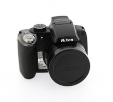 Nikon coolpix P80 avec Nikon 4.7-84.2 mm AF 2.8-4.5  10.1 Mpix 18X