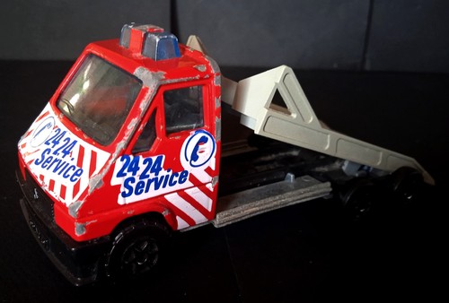 Miniature automobile majorette - automobile,