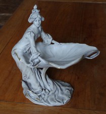 Vide poche Royal Dux Bohemia art déco "E"