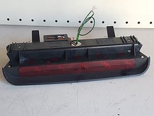 Troisième feu stop pour