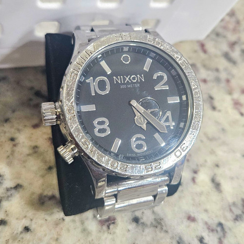 Nixon the quartz black - the,