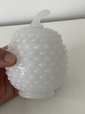 Bonbonnière ananas en opaline de Baccarat époque Charles x.