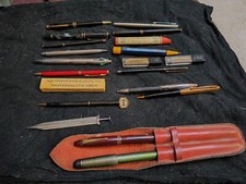 Lot de stylos anciens , plume, bille, mine .