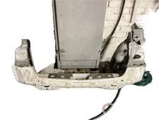 Panneau central de carrosserie