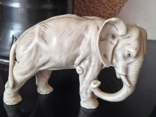 Belle sculpture porcelaine - belle,