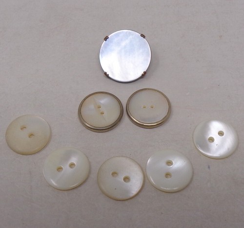 Lot boutons anciens en - 8,