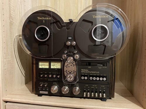 Magnétophone bande - à,