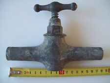 ANCIEN ET GRAND ROBINET EN CUIVRE