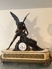 HORLOGE ANCIENNE Années 1950-1960, CADRAN ROND BLANC-MARBRE ET BRONZE 