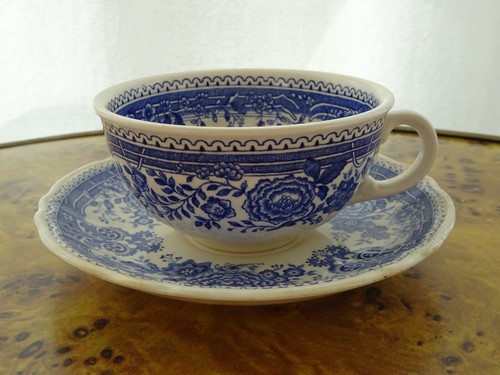 Très ancienne tasse thé - très,