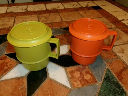 Tupperware vintage 2 mugs - tupperware,