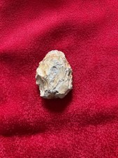 PREHISTOIRE: biface en silex.