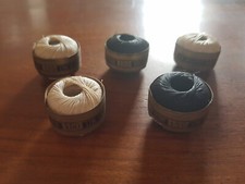 Joli Lot De Capsules De Lin Aux Pelotes D’or - Mercerie Ancienne