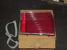 Paire de feux arrière Dodge Dart 170 270 GT 1967 Neuf dans sa boîte NOS MoPar LENS #2808834 #2808835