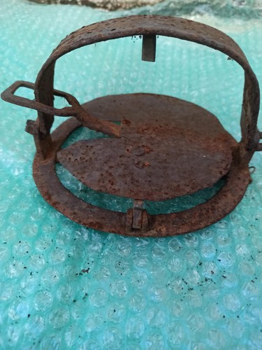 Ancien piège animaux en - a,