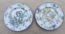 PAIRE D'ASSIETTES EN FAÏENCE