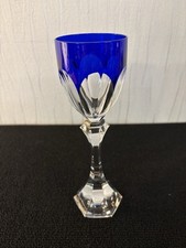 Verre bleu foncé modèle