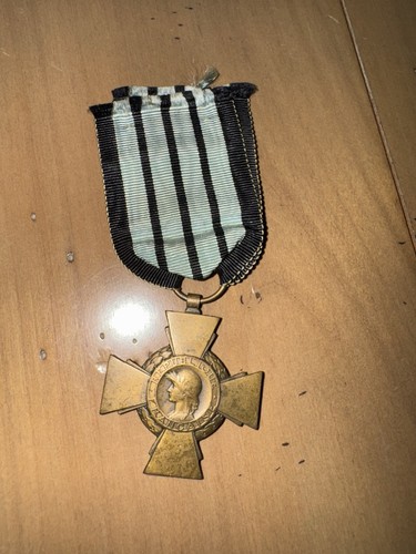 Croix combattant gvt - du, vichy