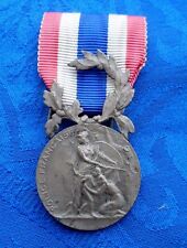  MEDAILLE DU MINISTERE DE L INTERIEUR EN ARGENT DE LA POLICE PLUS LA BOITE  !!!!