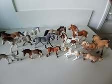 LOT DE 14  FIGURINES CHEVAUX