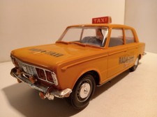 Pocher Rivarossi I FIAT 125 Radio taxi non stop electrique 1/13 TBE