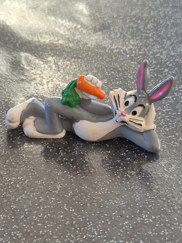Figurine bugs bunny allongé - bunny,