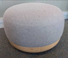Pouf  Disgn IRATZAKI  LIZASO Modèle EGON Base Chêne 60 X 40
