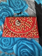 Pochette à broder fait main